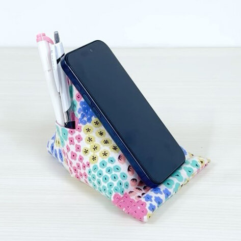 ポケット付きスマホクッション
